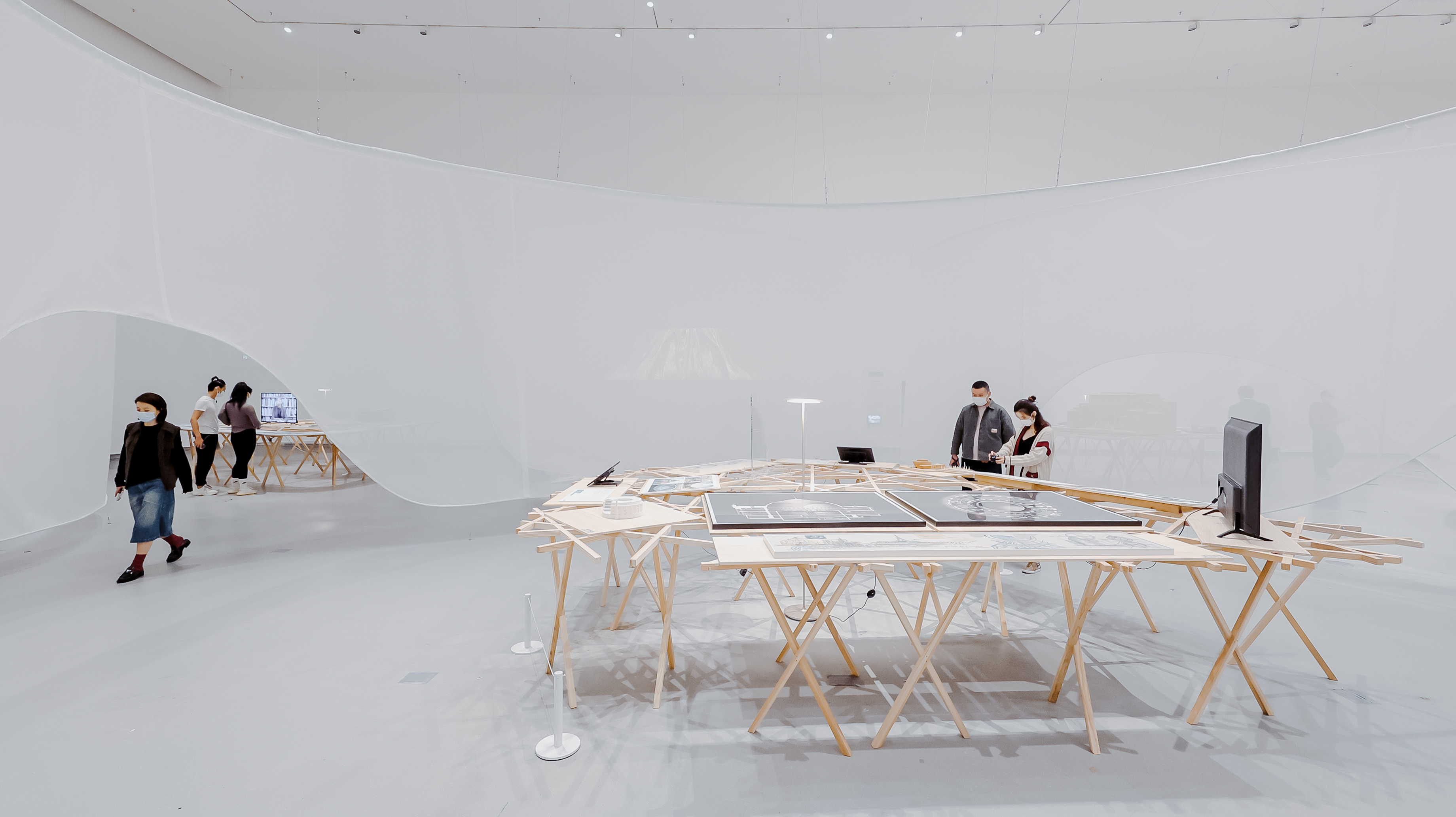 「日本現代建築展 Beyond Borders：Architectures of Japan」のための展示台 3